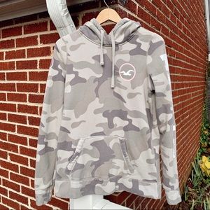 Hollister Camo Sweatshirt XS